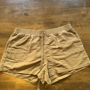 Elastic drawstring shorts